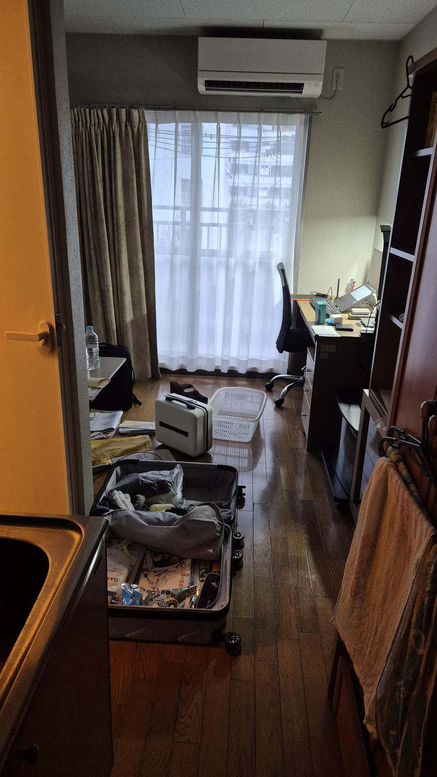 기숙사 정리 중